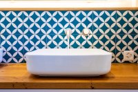 De retro badkamer is terug en zo ziet hij eruit