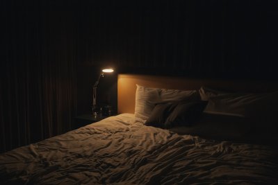 De slaapkamer als cocon is de trend die rust terugbrengt